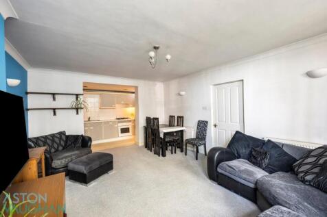 Eaton Place , Basement Flat-001.JPG