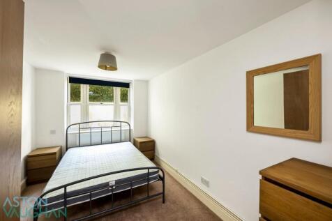 Eaton Place , Basement Flat-008.JPG