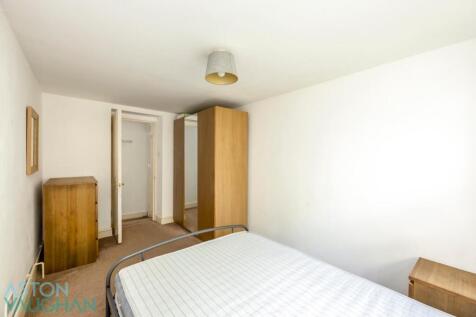 Eaton Place 3, Basement Flat-009.JPG