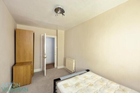 Eaton Place , Basement Flat-007.JPG