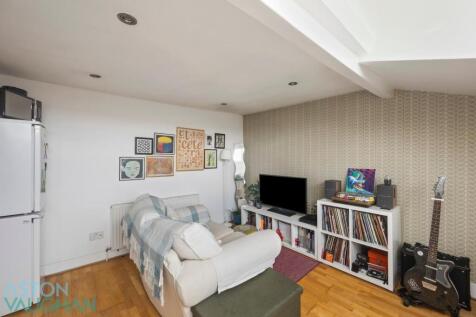 Buckingham Place , Flat 3-001.JPG