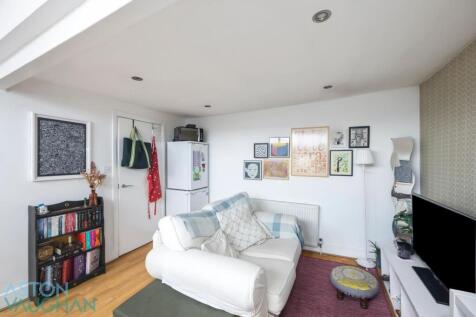 Buckingham Place , Flat 3-002.JPG