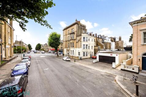 Selborne Road Flat 7_007.JPG