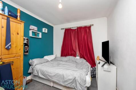 Inverness Road, -004.jpg