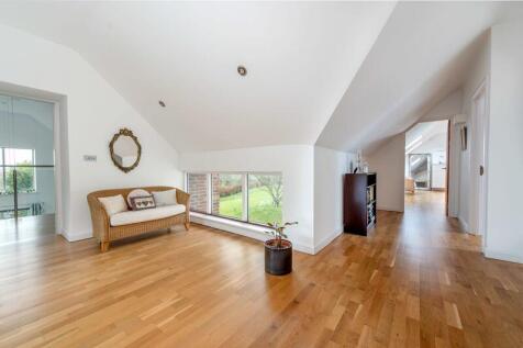 Galleried landing