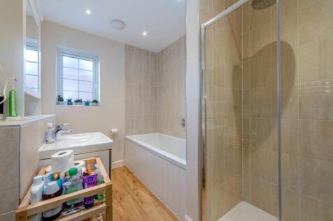 Bath/shower room