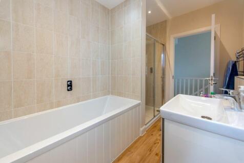 Bath/shower room