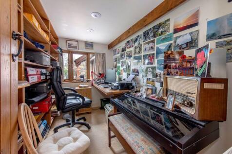 Bedroom 4/study