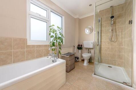 Bath/shower room