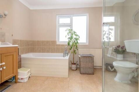 Bath/shower room