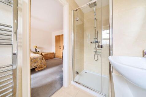 En suite shower room