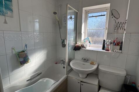 Bath/shower room