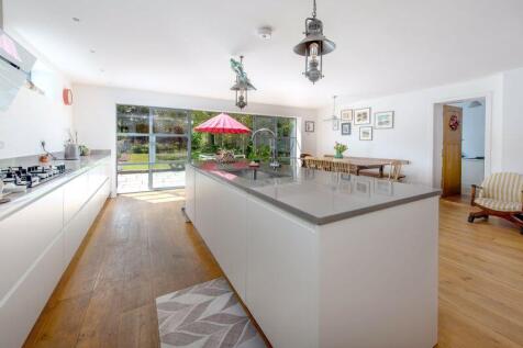 Kitchen/family room