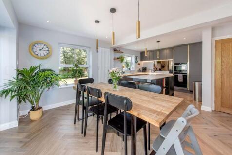 Kitchen/family room