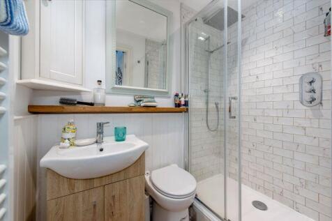 En suite shower room