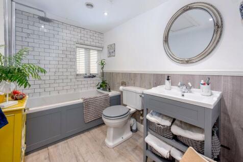 Bath/shower room