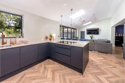 Kitchen/family room
