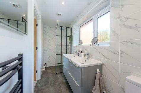 En suite shower room