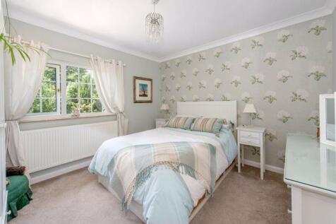 Guest bedroom