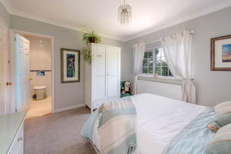 Guest bedroom