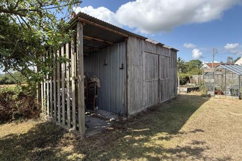 Workshop/wood store