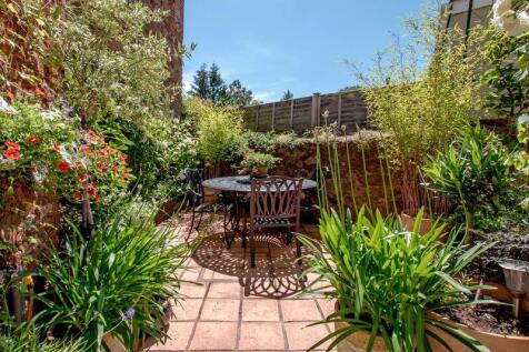Courtyard garden