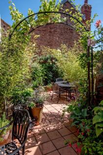 Courtyard garden