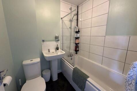 Bath/shower room