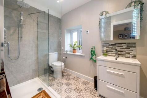 En suite shower room