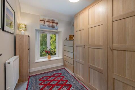 Bedroom 5/dressing room