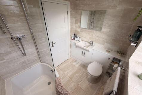 Bath/Shower Room