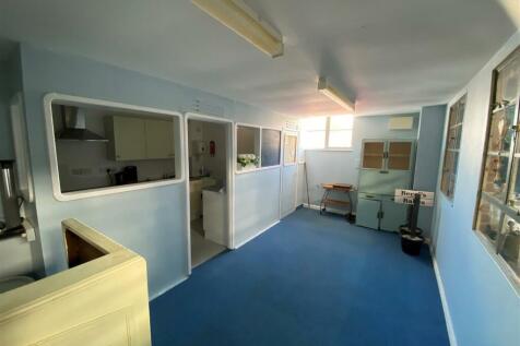 kitchen area.jpg