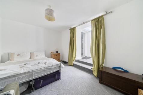 Flat 1 Bedroom 1