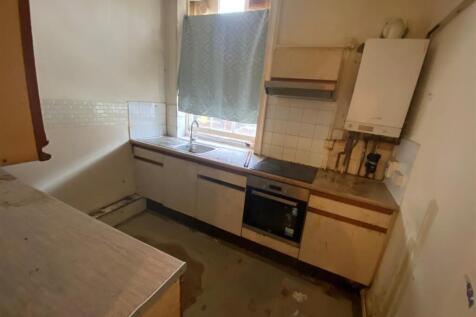 Flat 1 kitchen (1).jpg