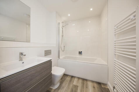 Family bathroom p...