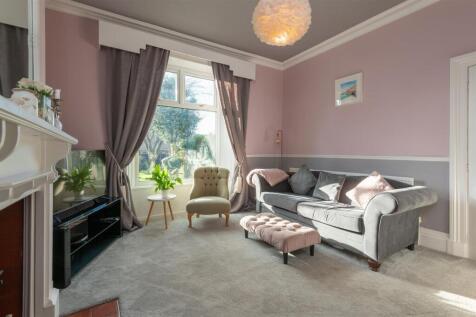18 - 2 West View BD11 2HN.jpg