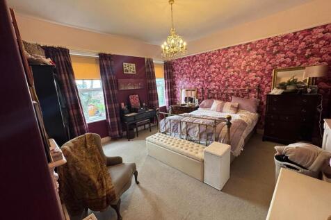 Double Bedroom 1