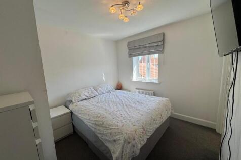Double Bedroom 1