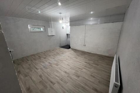 Cellar additional Living Space or Third Bedroom