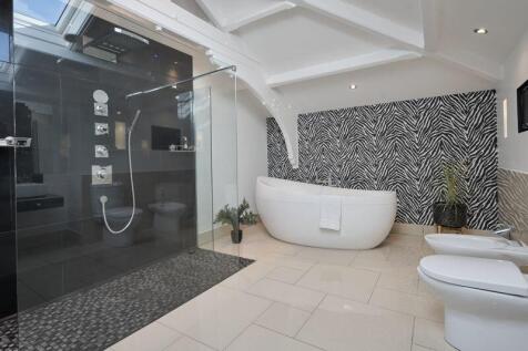 bathroom 2.jpeg