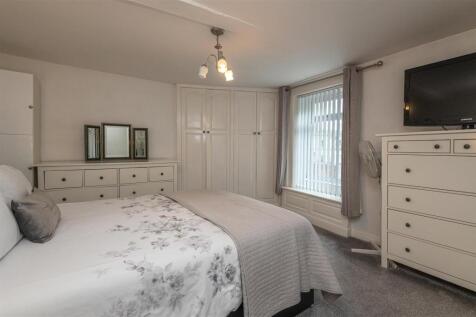 Double bedroom 2