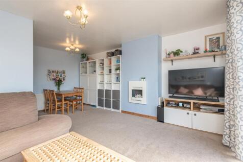25 - 24 Quarryfields WF14 0NT.jpg