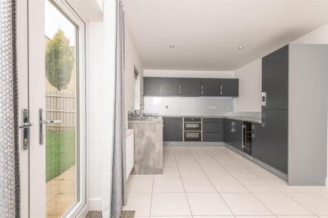 42 - 7 Waddle Road LS25 4EP.jpg