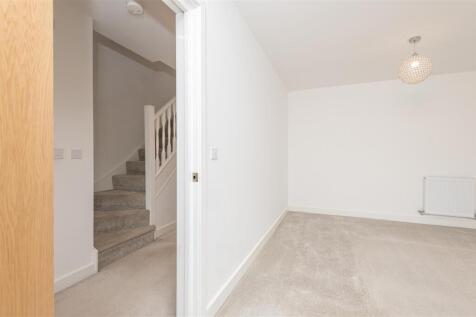 29 - 7 Waddle Road LS25 4EP.jpg