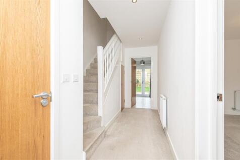 26 - 7 Waddle Road LS25 4EP.jpg