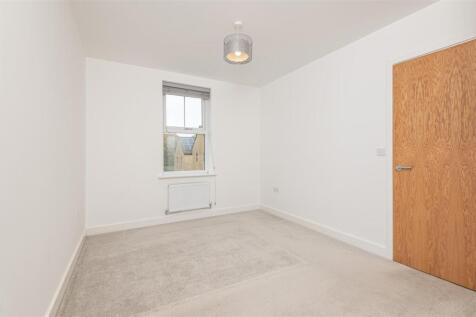 49 - 7 Waddle Road LS25 4EP.jpg