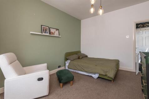 Double bedroom Two