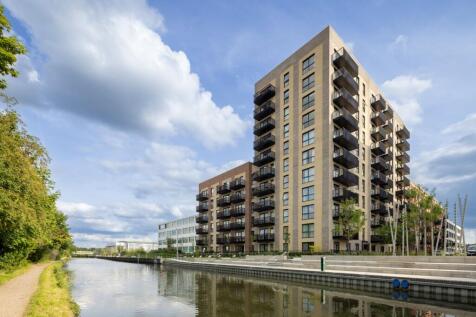 Hayes Village - Lifestyle Image 8 - Canal