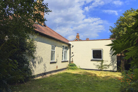 Lynwode Lodge bac...