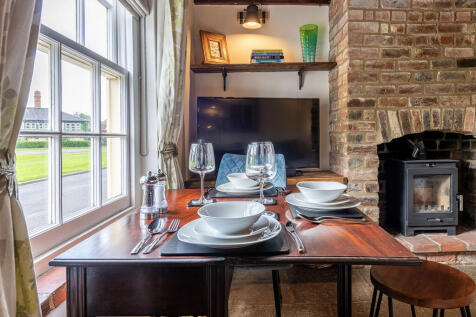 Lapwing Cottage -...